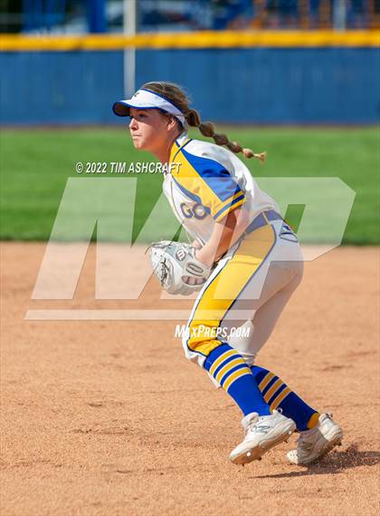 Thumbnail 1 in New Palestine @ Greenfield-Central photogallery.