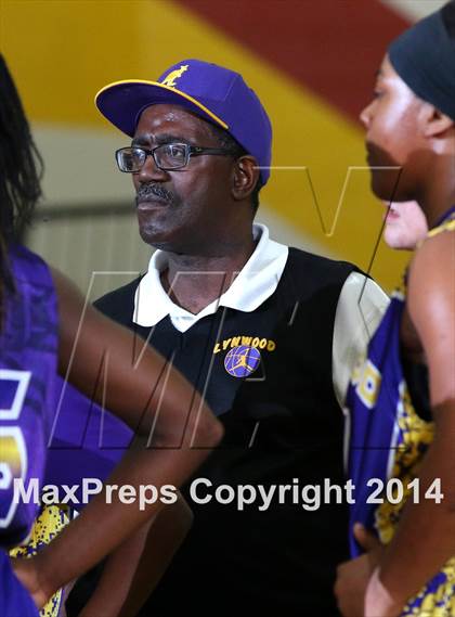 Thumbnail 3 in Lynwood vs. Alemany (CIF SS Open Division Playoff) photogallery.