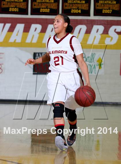 Thumbnail 3 in Lynwood vs. Alemany (CIF SS Open Division Playoff) photogallery.