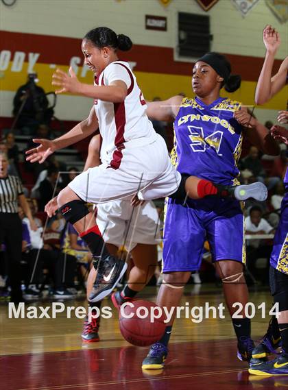 Thumbnail 2 in Lynwood vs. Alemany (CIF SS Open Division Playoff) photogallery.