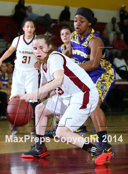 Thumbnail 3 in Lynwood vs. Alemany (CIF SS Open Division Playoff) photogallery.