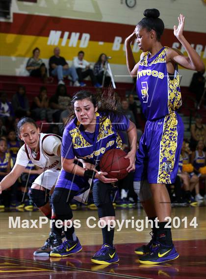 Thumbnail 3 in Lynwood vs. Alemany (CIF SS Open Division Playoff) photogallery.