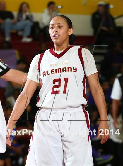 Thumbnail 3 in Lynwood vs. Alemany (CIF SS Open Division Playoff) photogallery.