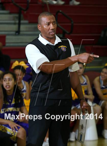 Thumbnail 2 in Lynwood vs. Alemany (CIF SS Open Division Playoff) photogallery.