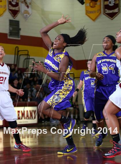 Thumbnail 3 in Lynwood vs. Alemany (CIF SS Open Division Playoff) photogallery.