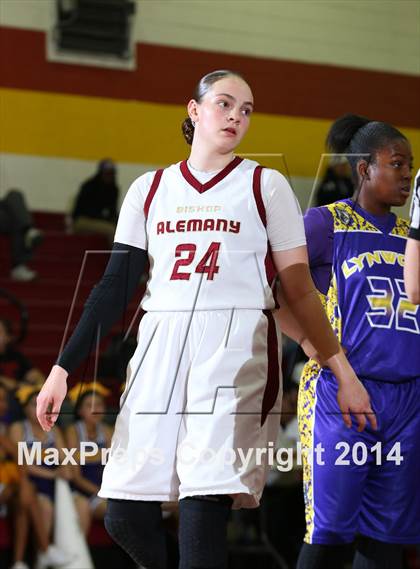 Thumbnail 3 in Lynwood vs. Alemany (CIF SS Open Division Playoff) photogallery.