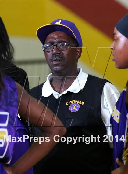 Thumbnail 1 in Lynwood vs. Alemany (CIF SS Open Division Playoff) photogallery.