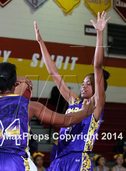 Thumbnail 2 in Lynwood vs. Alemany (CIF SS Open Division Playoff) photogallery.