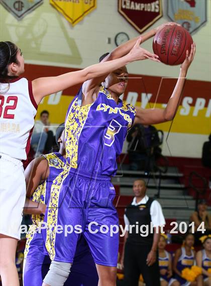 Thumbnail 2 in Lynwood vs. Alemany (CIF SS Open Division Playoff) photogallery.