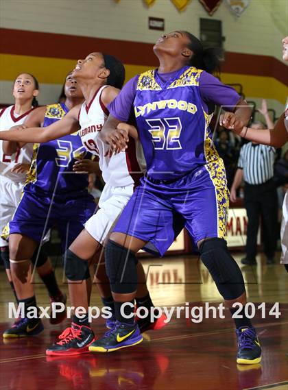 Thumbnail 2 in Lynwood vs. Alemany (CIF SS Open Division Playoff) photogallery.