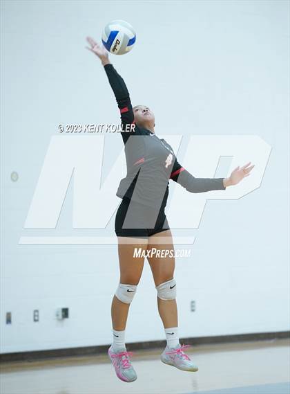 Thumbnail 2 in Troy vs Berkley (Detroit Country Day Quad) photogallery.