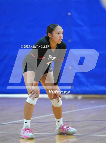 Thumbnail 1 in Troy vs Berkley (Detroit Country Day Quad) photogallery.