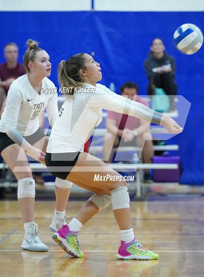 Thumbnail 2 in Troy vs Berkley (Detroit Country Day Quad) photogallery.