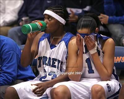 Thumbnail 2 in Brentwood vs. La Jolla Country Day (SoCal D4 Final) photogallery.
