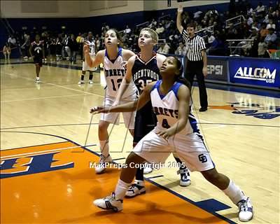 Thumbnail 2 in Brentwood vs. La Jolla Country Day (SoCal D4 Final) photogallery.