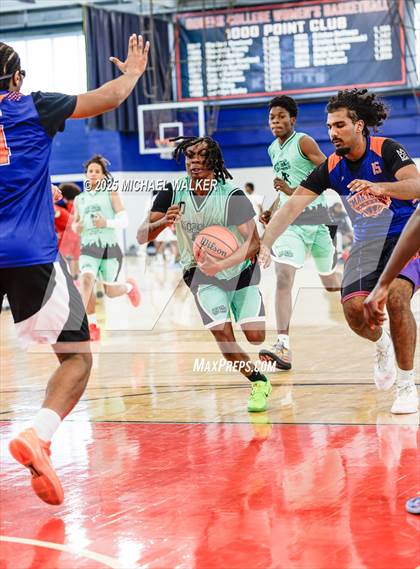 Thumbnail 1 in Cardozo Vs Campus Magnet (NYC Elite 32 Fall Brawl Tipoff) photogallery.