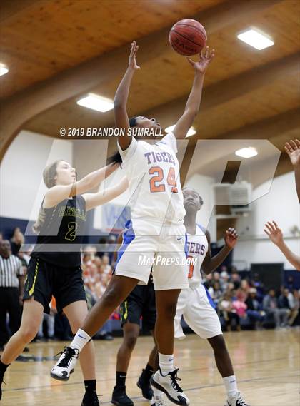 Thumbnail 2 in Chilton County vs. Isabella (Chilton County Tournament) photogallery.