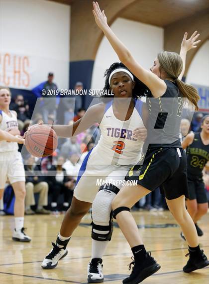 Thumbnail 1 in Chilton County vs. Isabella (Chilton County Tournament) photogallery.