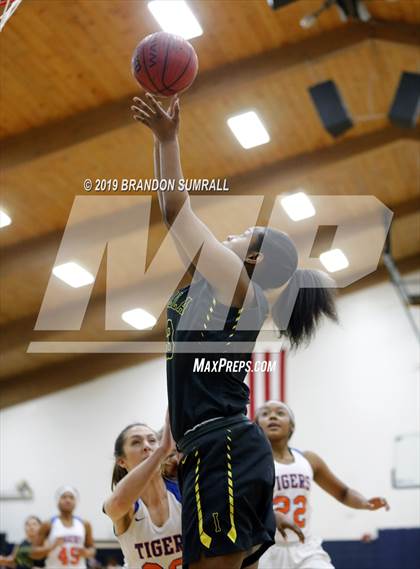 Thumbnail 1 in Chilton County vs. Isabella (Chilton County Tournament) photogallery.