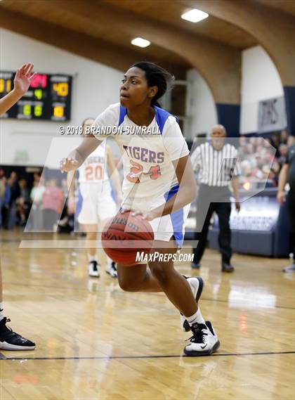 Thumbnail 2 in Chilton County vs. Isabella (Chilton County Tournament) photogallery.