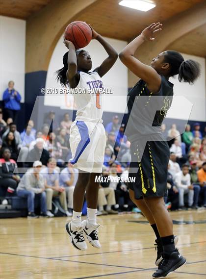 Thumbnail 1 in Chilton County vs. Isabella (Chilton County Tournament) photogallery.