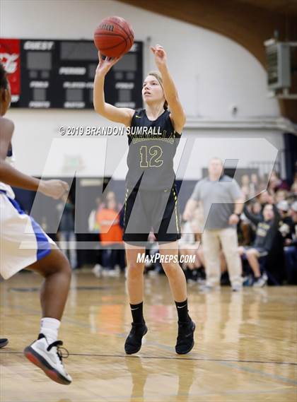 Thumbnail 1 in Chilton County vs. Isabella (Chilton County Tournament) photogallery.