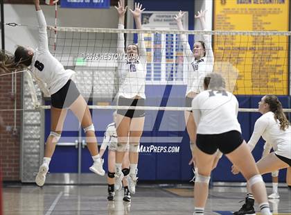 Thumbnail 1 in St. Margaret's vs. Carlsbad (Dave Mohs Tournament) photogallery.