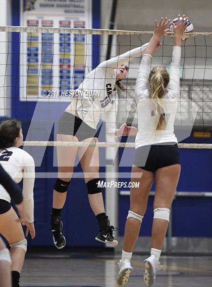 Thumbnail 3 in St. Margaret's vs. Carlsbad (Dave Mohs Tournament) photogallery.