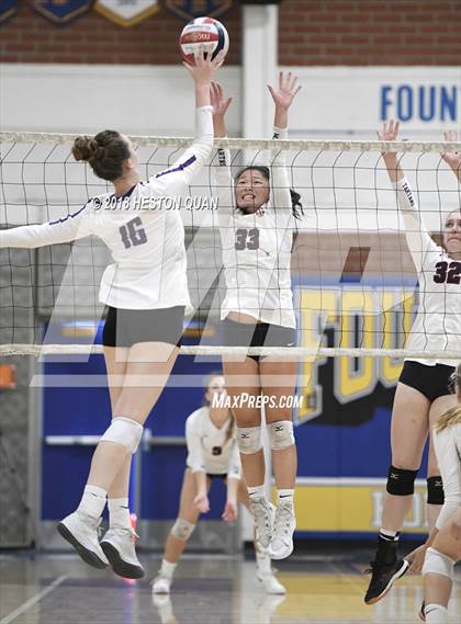 Thumbnail 3 in St. Margaret's vs. Carlsbad (Dave Mohs Tournament) photogallery.