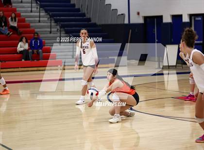 Thumbnail 3 in Mountain View vs Patriot (VHSL Class 6 Regional Semifinals) photogallery.