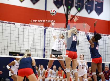 Thumbnail 3 in Mountain View vs Patriot (VHSL Class 6 Regional Semifinals) photogallery.