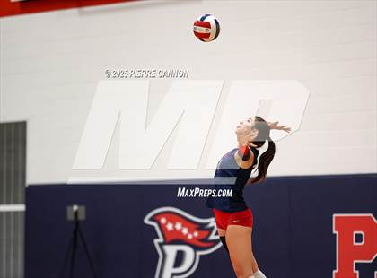 Thumbnail 2 in Mountain View vs Patriot (VHSL Class 6 Regional Semifinals) photogallery.