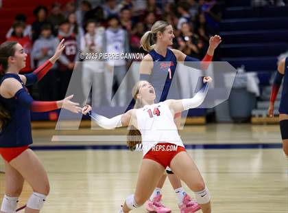 Thumbnail 1 in Mountain View vs Patriot (VHSL Class 6 Regional Semifinals) photogallery.