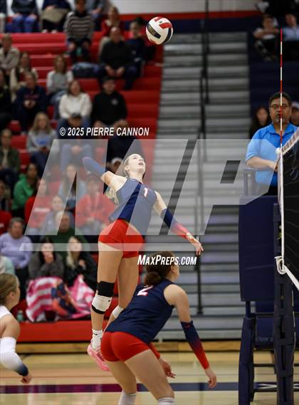 Thumbnail 3 in Mountain View vs Patriot (VHSL Class 6 Regional Semifinals) photogallery.