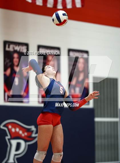 Thumbnail 1 in Mountain View vs Patriot (VHSL Class 6 Regional Semifinals) photogallery.