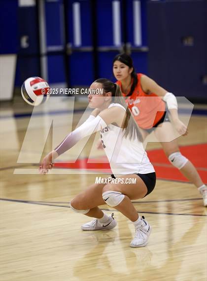 Thumbnail 2 in Mountain View vs Patriot (VHSL Class 6 Regional Semifinals) photogallery.