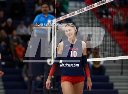 Thumbnail 2 in Mountain View vs Patriot (VHSL Class 6 Regional Semifinals) photogallery.