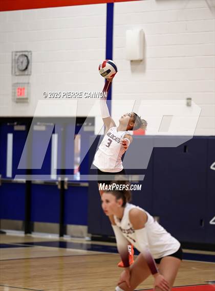 Thumbnail 1 in Mountain View vs Patriot (VHSL Class 6 Regional Semifinals) photogallery.