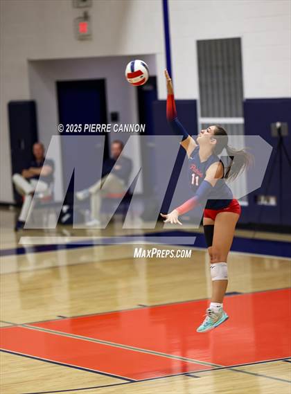 Thumbnail 2 in Mountain View vs Patriot (VHSL Class 6 Regional Semifinals) photogallery.