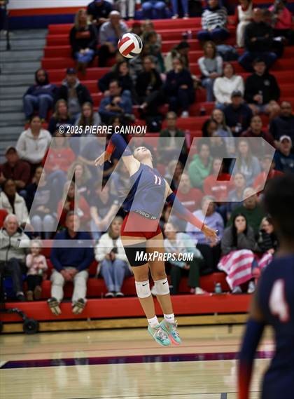 Thumbnail 3 in Mountain View vs Patriot (VHSL Class 6 Regional Semifinals) photogallery.