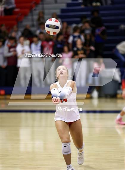 Thumbnail 2 in Mountain View vs Patriot (VHSL Class 6 Regional Semifinals) photogallery.