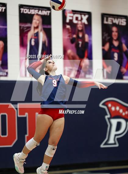 Thumbnail 2 in Mountain View vs Patriot (VHSL Class 6 Regional Semifinals) photogallery.