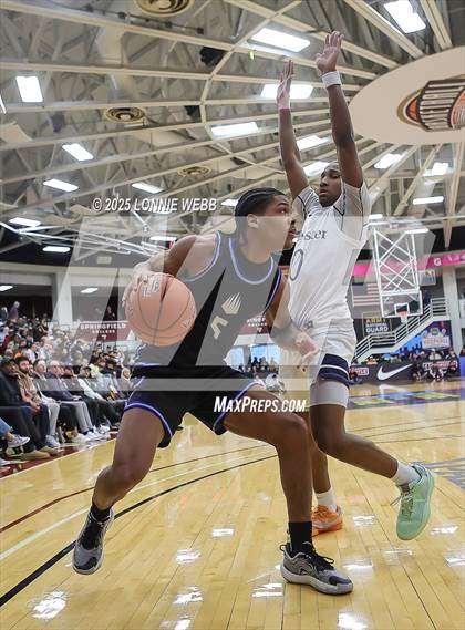 Thumbnail 3 in Brewster Academy National vs. IMG Academy (Army National Guard Hoophall Classic) photogallery.