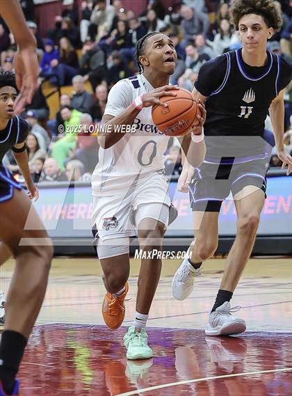 Thumbnail 2 in Brewster Academy National vs. IMG Academy (Army National Guard Hoophall Classic) photogallery.