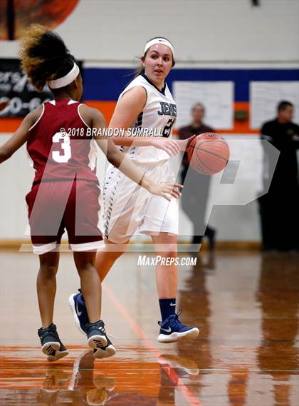 Thumbnail 2 in Maplesville vs Jemison (Chilton County Tournament) photogallery.