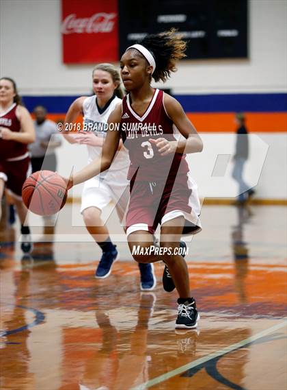 Thumbnail 1 in Maplesville vs Jemison (Chilton County Tournament) photogallery.