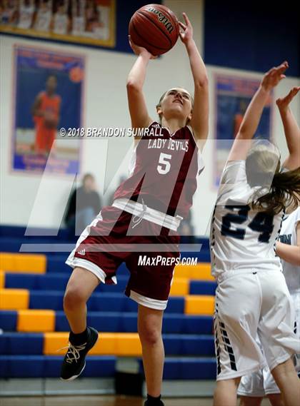 Thumbnail 3 in Maplesville vs Jemison (Chilton County Tournament) photogallery.