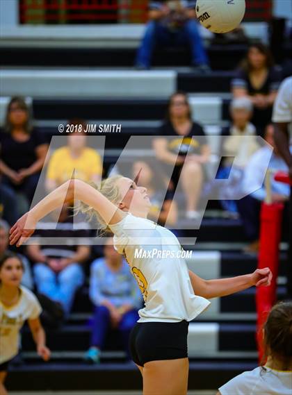 Thumbnail 3 in St. Pius X @ Albuquerque Academy photogallery.