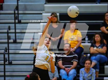 Thumbnail 1 in St. Pius X @ Albuquerque Academy photogallery.