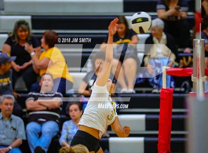 Thumbnail 1 in St. Pius X @ Albuquerque Academy photogallery.